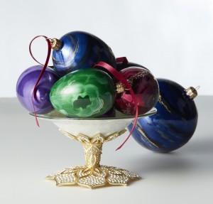 OLIVIA RIEGEL item GL2015 with ornaments crop