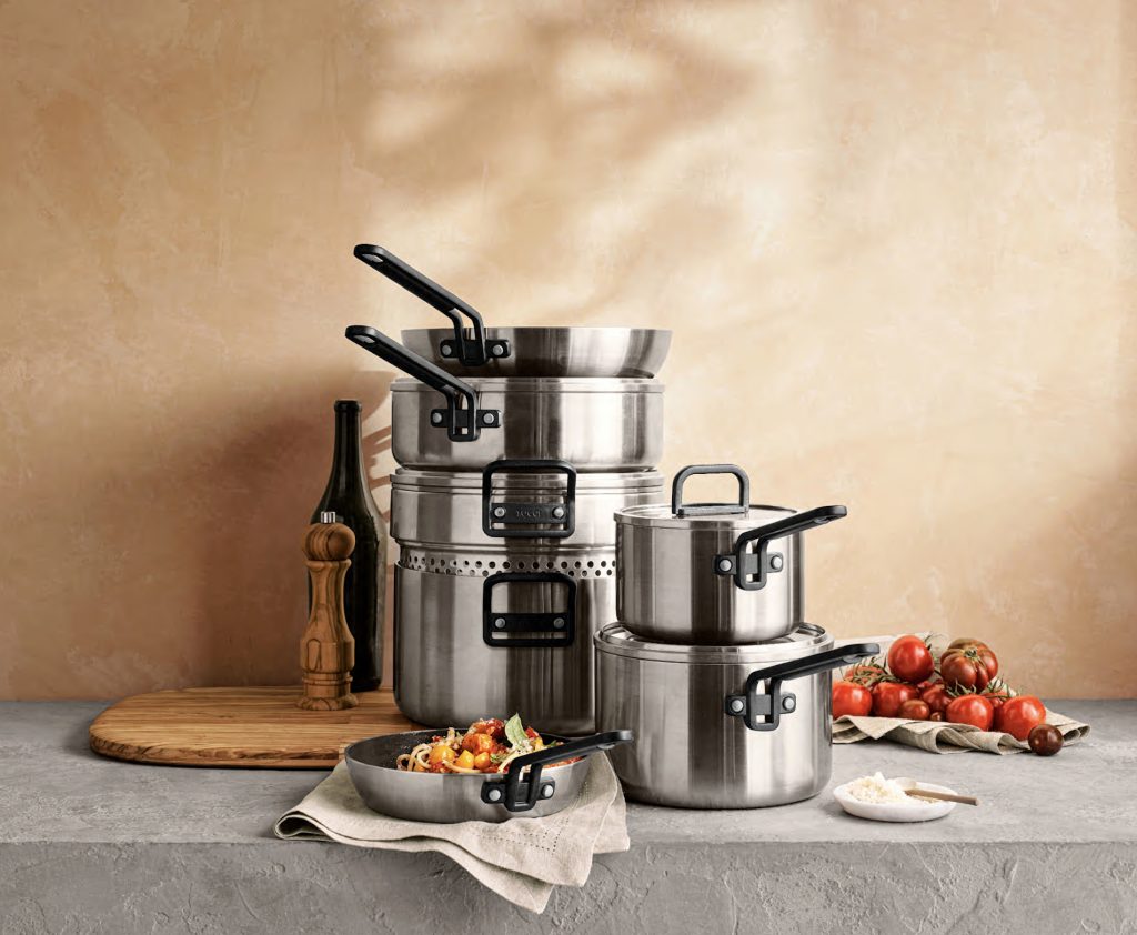 Cook's Essentials pressure cookers, includes: 7-Quart Pot, 2.5-Quart Pot  with lid that fits both pots, Glass lid, and Manual, clean and works -  Albrecht Auction Service